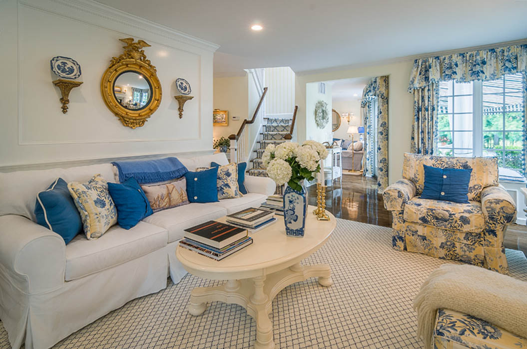 East Hampton Summer House-Living Room