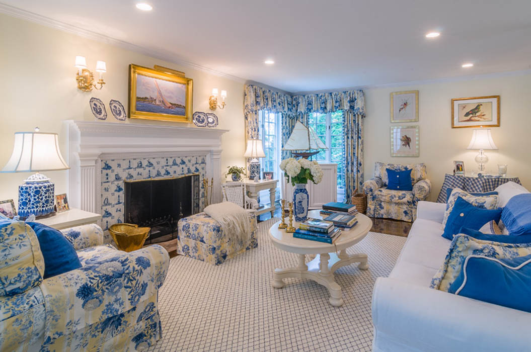 East Hampton Summer House-Living Room 4