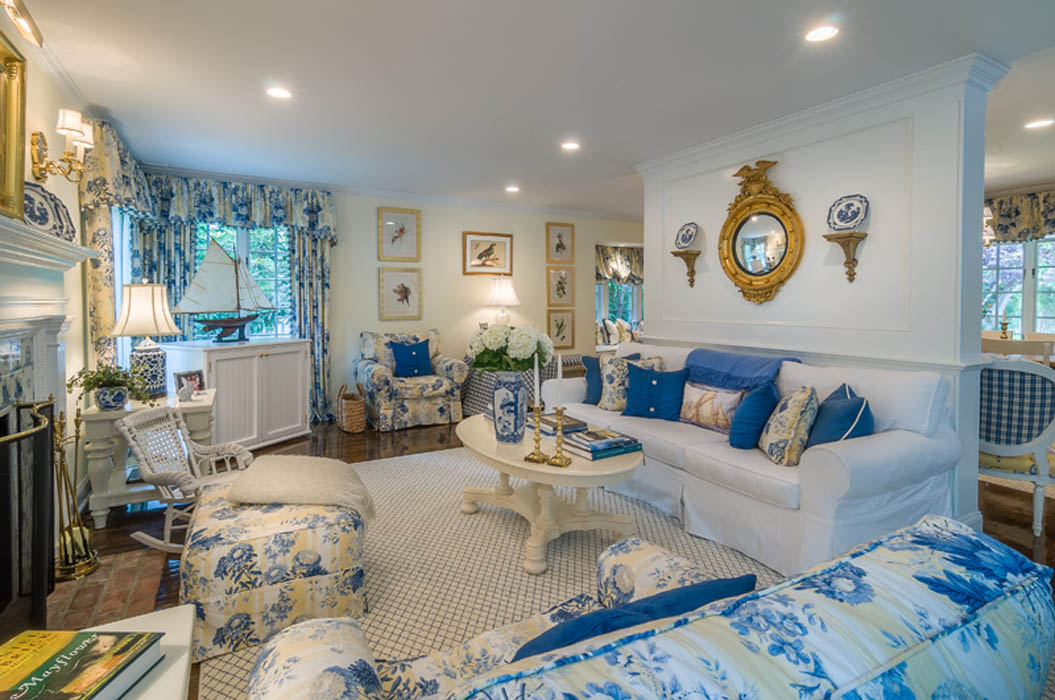 East Hampton Summer House-Living Room 5