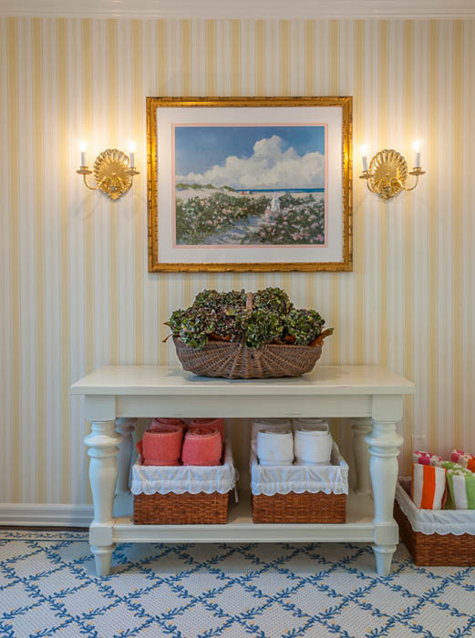 East Hampton Summer House - Towel Storage